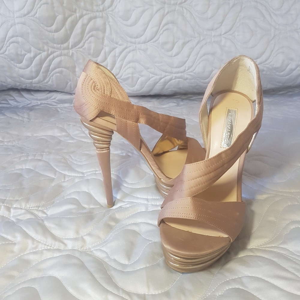 H by Halston heels 💖